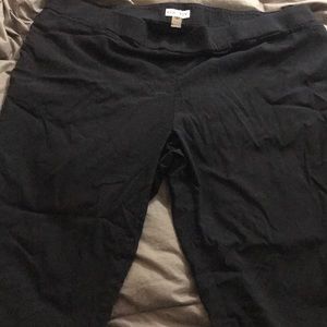 Ava & Viv Black Capris